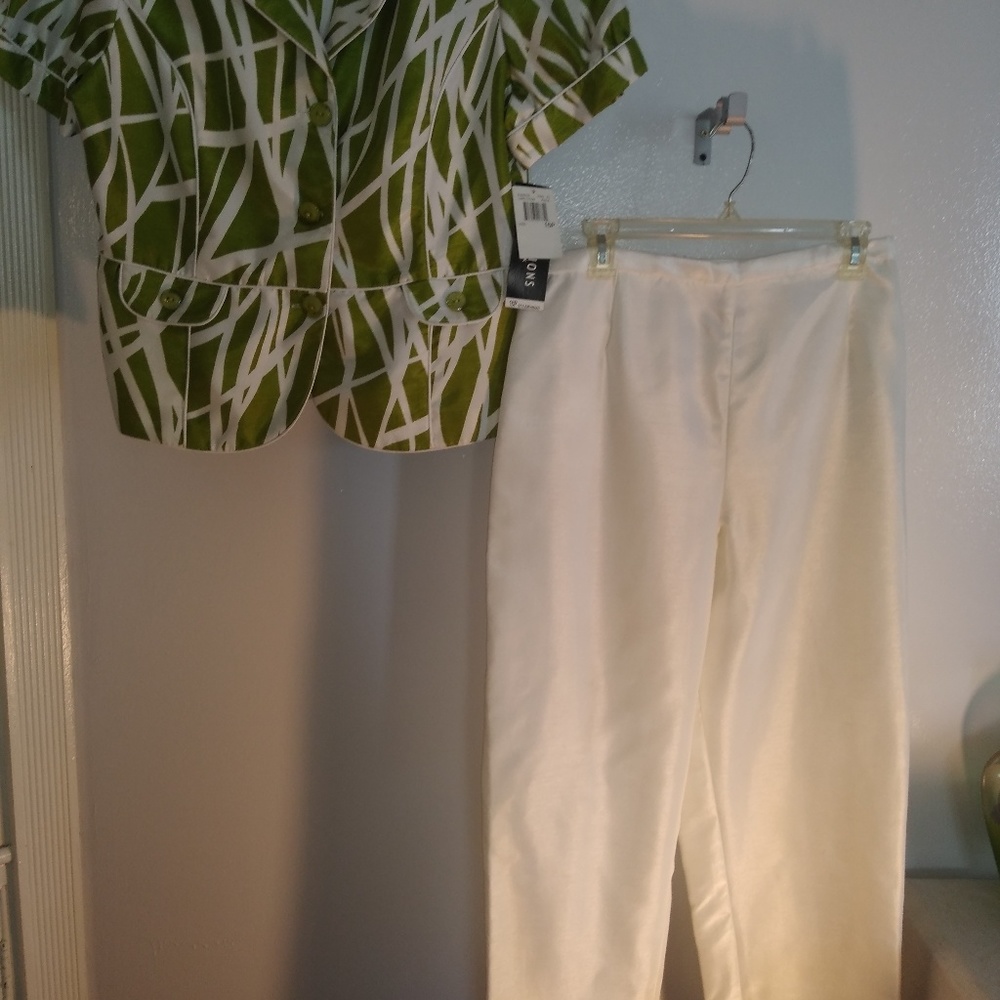 Petite 16 pant suit